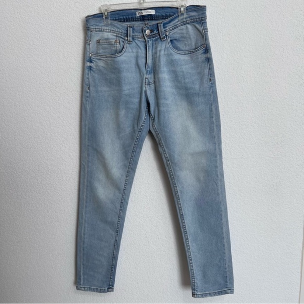 Zara Light Wash Comfort Stretch Tapered Fit Jeans 31/32